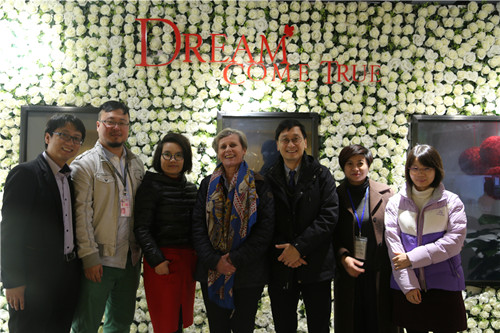 國際化妝品化學師聯合會會長率專家團蒞臨棟方參觀交流